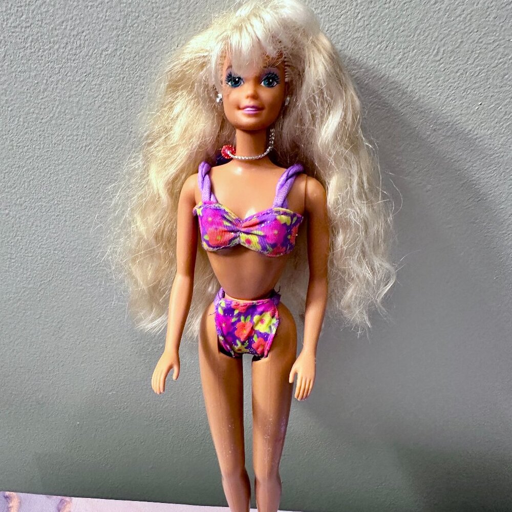 1992 Glitter Beach Barbie #3602 Mattel, preowned, in original suit